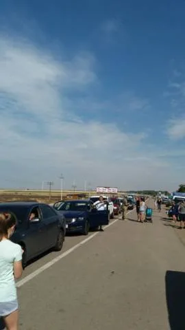 Ганьба! – Борис Силенков о километровых очередях украинцев на отдых в Крым