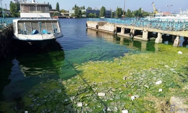 В херсонском Речпорту можно снимать фильмы об апокалипсисе и зомби
