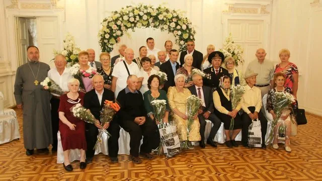 В Херсоне 13 пар отметили «золотые свадьбы»