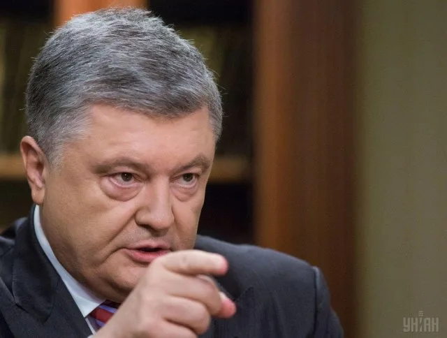 Порошенко обвинил российских военных в экологической катастрофе в Крыму и поручил Гройсману подготовить условия для оздоровления детей из Армянска на Херсонщине