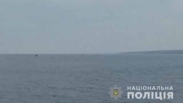 На Херсонщине полицейские спасли подростка, которого унесло течением на льдине