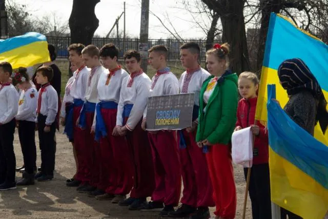 В Рыково собрали детские рисунки для украинских моряков
