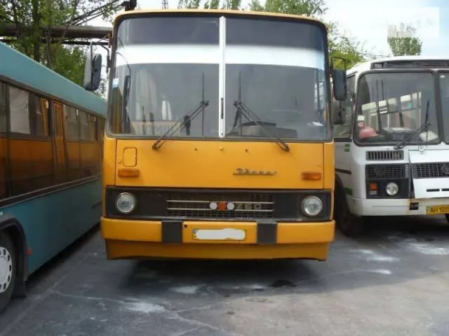 В Новой Каховке на два коммунальных автобуса станет меньше