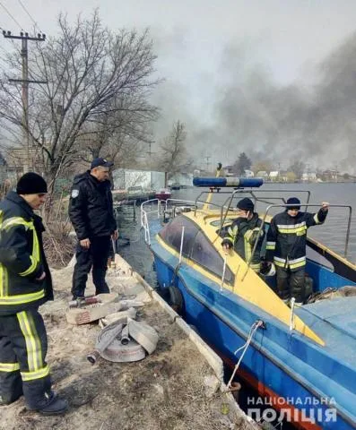 Работники водной полиции пришли на помощь пожарным в ликвидации масштабного пожара под Херсоном
