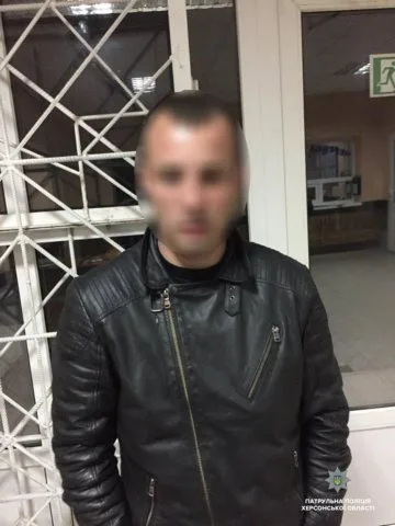 В Херсоне полицейским попался вор в розыске: он 5-й раз рулил авто пьяный