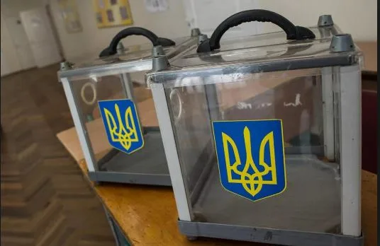 Несколько десятков парней и девушек не смогли проголосовать в пригороде Херсона