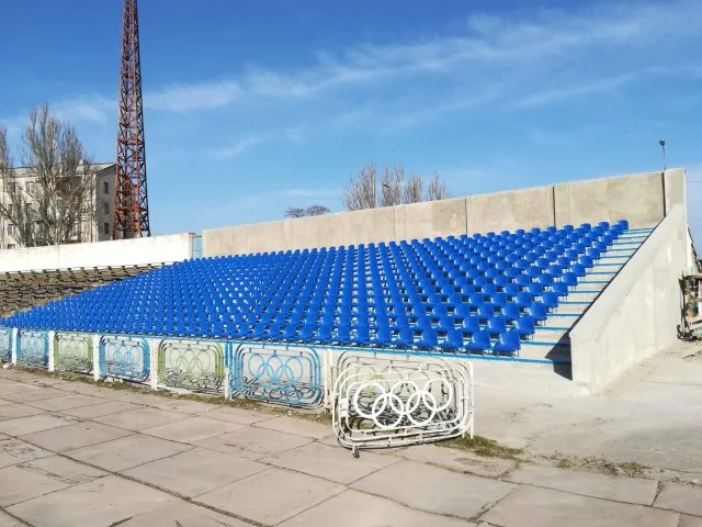 На херсонском стадионе “Кристалл” восстановили один сектор
