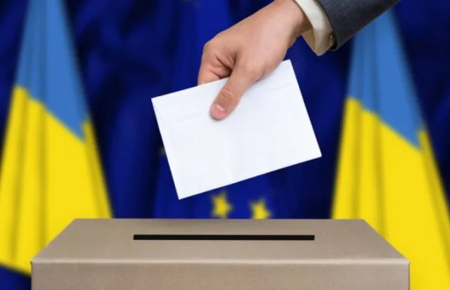 К выборам готов – всего за 10 минут крымчанин зарегистрировался на избирательном участке в Херсоне