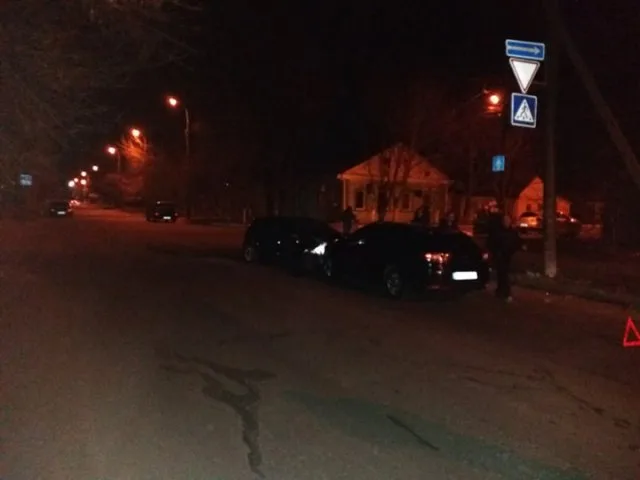 В Херсоне – вечернее ДТП с участием трех авто, полиция долго не едет