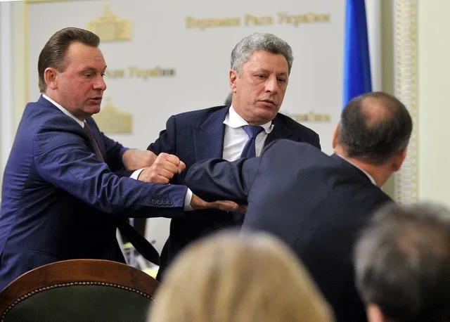 Юрий Бойко побил Олега Ляшко в Верховной Раде