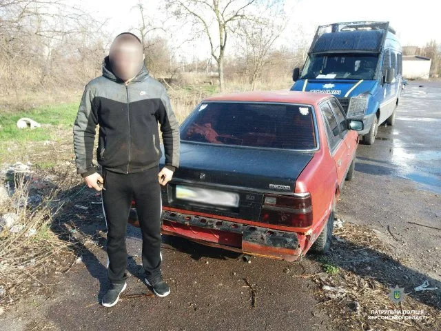 В Херсоне патрульные задержали двух вероятных похитителей железнодорожных рельсов