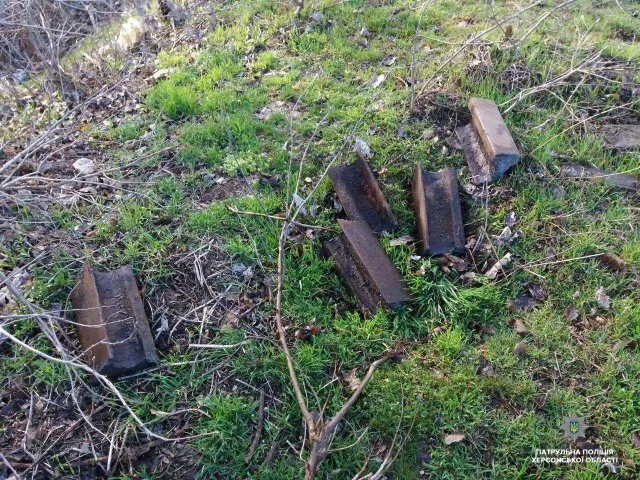 В Херсоне патрульные задержали двух вероятных похитителей железнодорожных рельсов