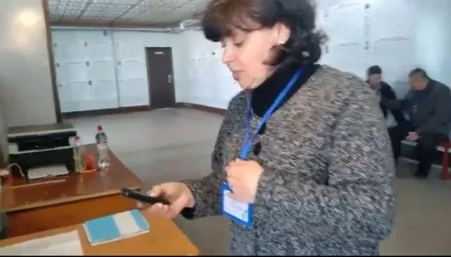 В Станиславе члены УИК с полицейским пытались выгнать наблюдателя «Опоры» с участка