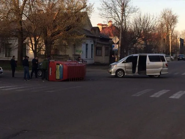 ДТП “с переворотом”: на перекрестке двух херсонских улиц участились однотипные аварии