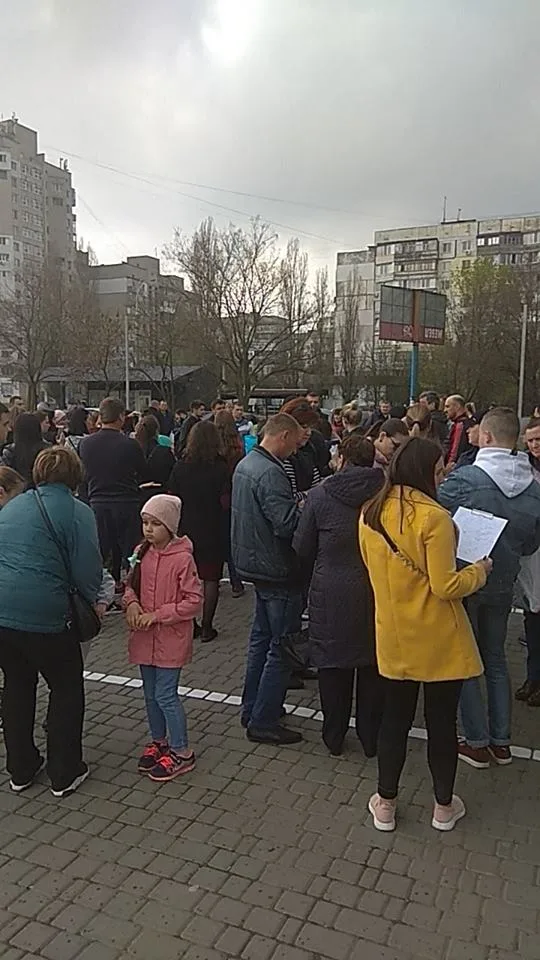 В Херсоне собирали подписи и протестовали против новой автостоянки