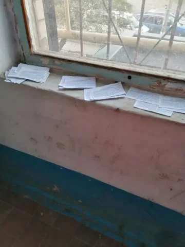 Приглашения на выборы часто оставляют в подъездах