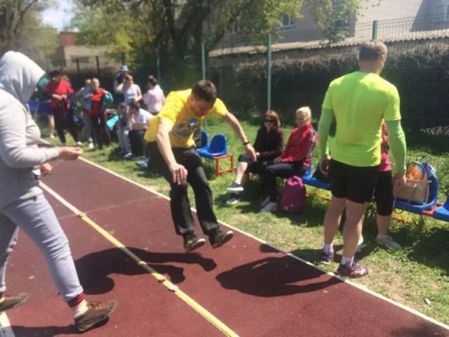 Быстрее, выше, сильнее: херсонские педагоги вышли на стадионы