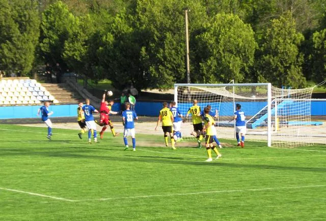 Дома “Энергия” не смогла одолеть бериславскую “Таврию-Симферополь” – 0:0