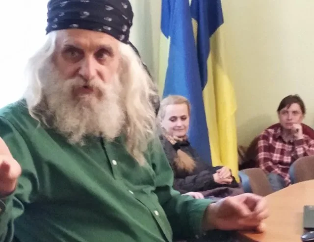 В Нововй Каховке пообщались с известным художником Львом Скопом