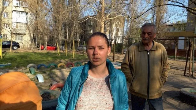 В Херсоне жители ул. Железнодорожной готовы перекрывать железную дорогу