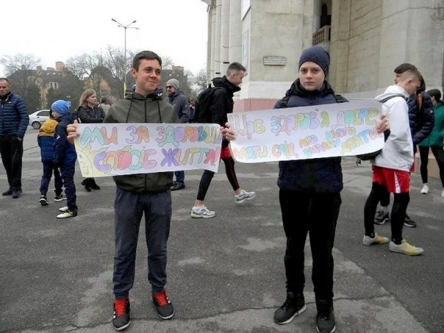 В Херсоне прошла уличная акция «Быть здоровым – значит быть свободным»