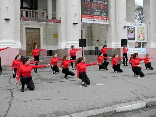 В Херсоне прошла уличная акция «Быть здоровым – значит быть свободным»