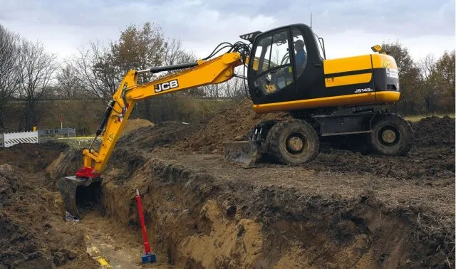 Экскаватор обесточил около 2 тыс. жителей Новой Каховки