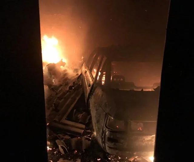 В Бериславском районе сгорел гараж с автомобилем
