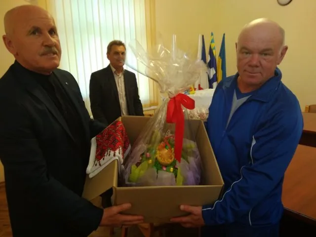Дрогобычане и новокаховчане обменялись Пасхальными подарками
