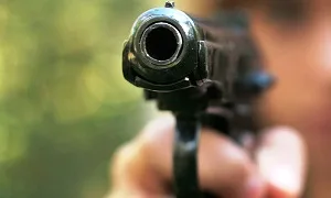 Сотрудников Каховского магистрального канала вооружили пистолетами