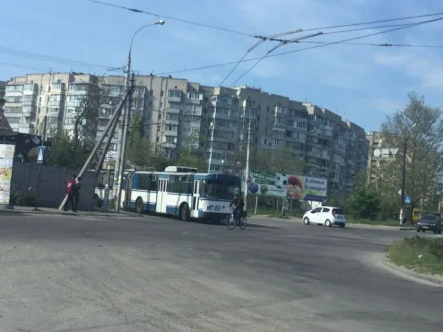 На Шуменском обрыв троллейбусной линии – транспорта не дождаться