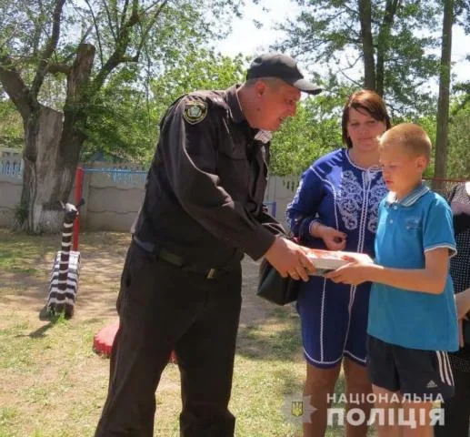 Мать с восемью детьми сбежала от мужа-тирана, а сельсовет сразу выделил им жилье