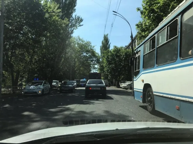 В Херсоне в сегодняшней аварии мотоциклистов пострадали трое: видео с места ДТП
