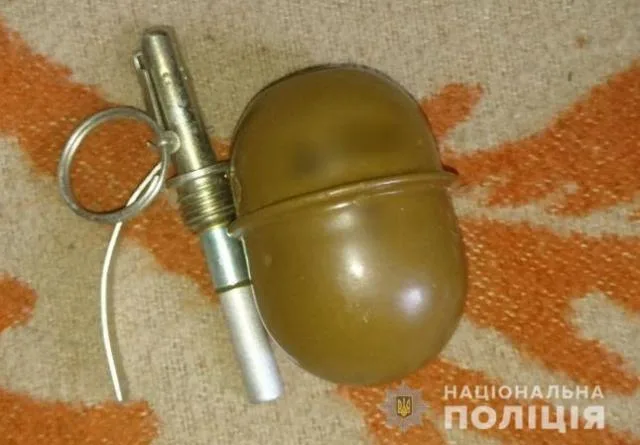 На Херсонщине полицейские нашли у наркомана гранату