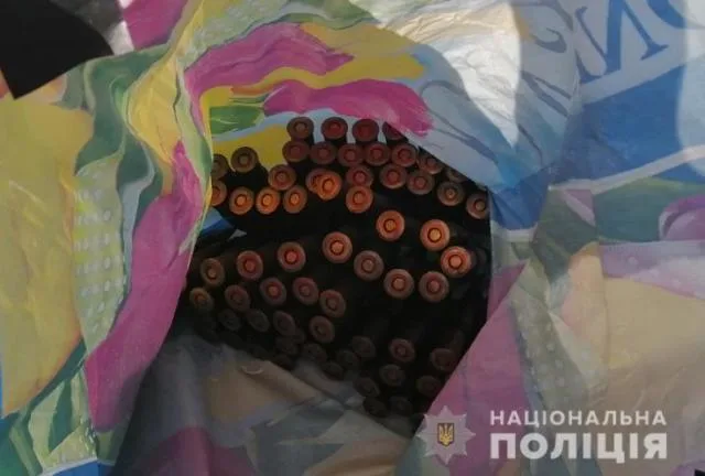 На Херсонщине у осужденного за надругательства над могилами полицейские обнаружили патроны к автоматическому оружию