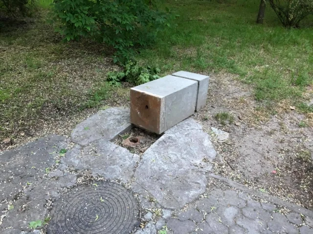 В херсонском парке Славы сломали фонтанчики