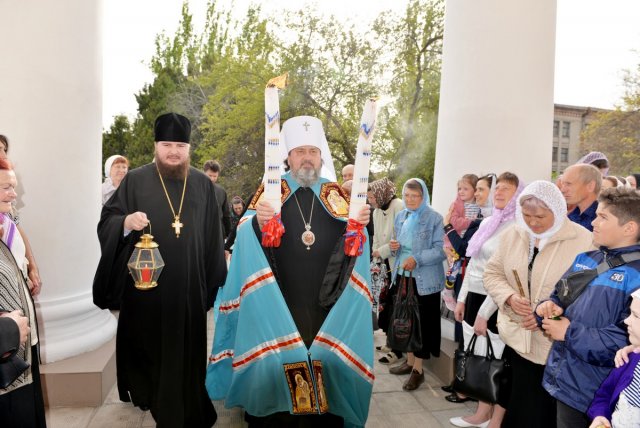 Встреча Благодатного огня в Свято-Духовском кафедральном соборе Херсона