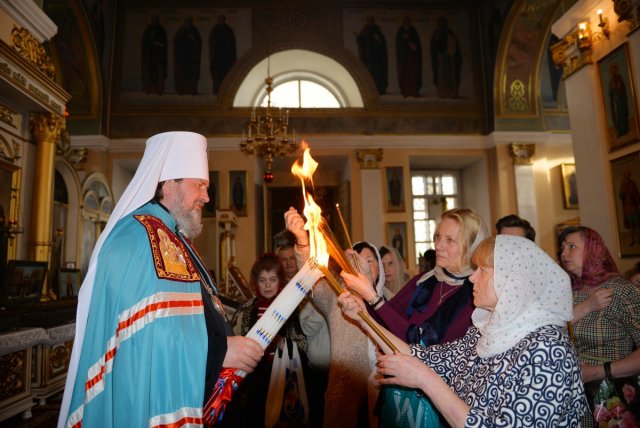 Встреча Благодатного огня в Свято-Духовском кафедральном соборе Херсона