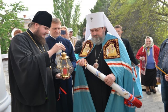 Встреча Благодатного огня в Свято-Духовском кафедральном соборе Херсона