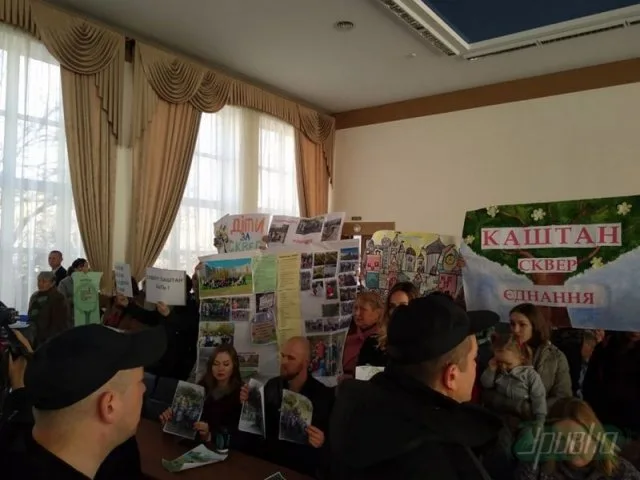 Херсонцы требуют узаконить сквер в Таврическом микрорайоне