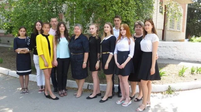 Выпускники школы в Геническе отказались от празднования выпускного ради благотворительности