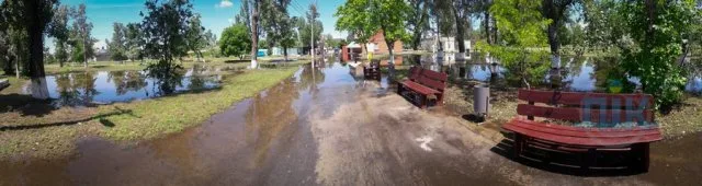В херсонском Гидропарке появились первые отдыхающие