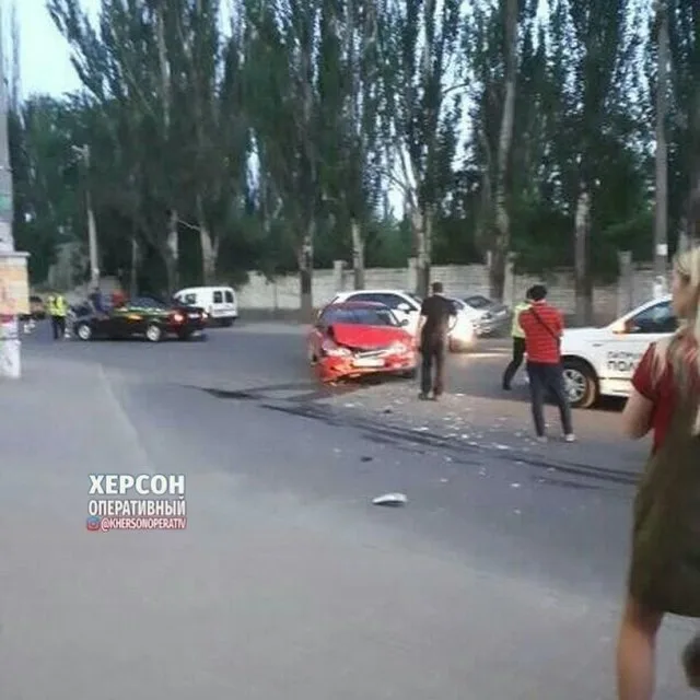 В Херсоне – ДТП. Движение затруднено