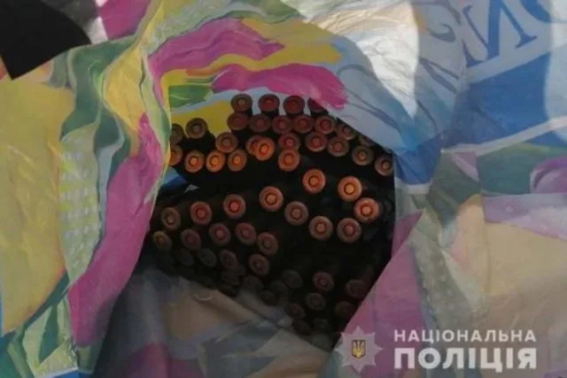 Прохожих с гранатой и пулеметной лентой задержали на Херсонщине