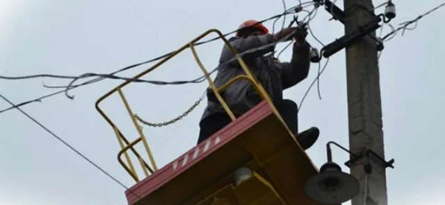 Из обесточенных с утра пригородов Новой Каховки свет подали почти во все