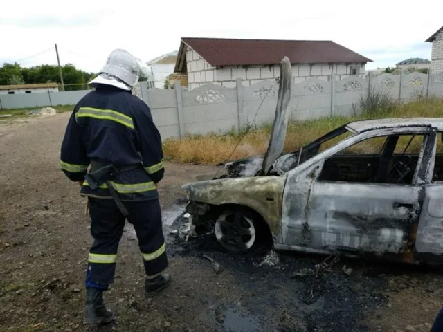 Автомобиль геничанина пожарным спасти не удалось