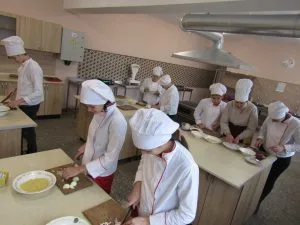 Студенты-повары Новокаховского ПТУ-14 будут кормить туристов на курортах Херсонщины