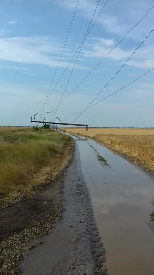 В Новотроицком, Геническом  и Ивановском  районах из-за бури проблемы с орошением