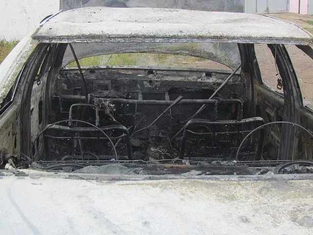 В Счастливцево на Арабатке сгорел легковой автомобиль
