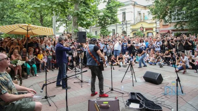 Как для херсонцев играл Боб Гребенщиков и легендарный “Аквариум” (фоторепортаж)